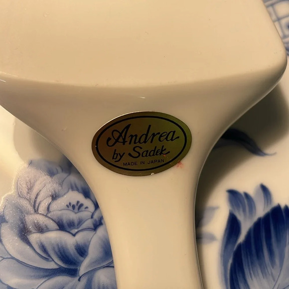 Andrea By safely Blue Rose Porcelain Cake Plate With Server Set  width 11” - Picture 7 of 7